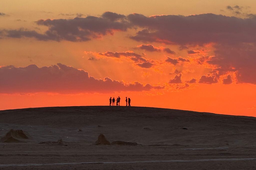 Conoce lo mejor de Marruecos, visita Marrakech, Dades, Desierto de Sahara, Fez, Chefchaouen, Rabat, Casablanca e impresionate con dunas, medinas y mucho más!
