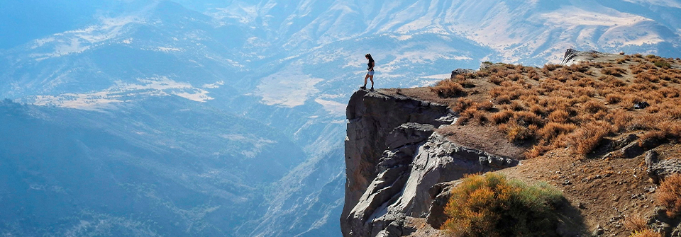 Viaja a Santiago de Chile en grupo y conoce el Cajón del Maipo, el mirador de cóndores, disfruta de rafting y trekking